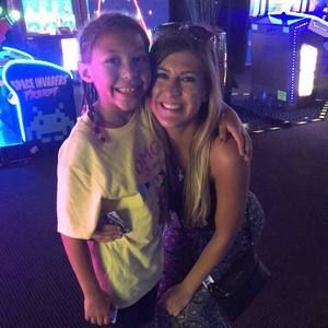 Meet your Posher, Alexis